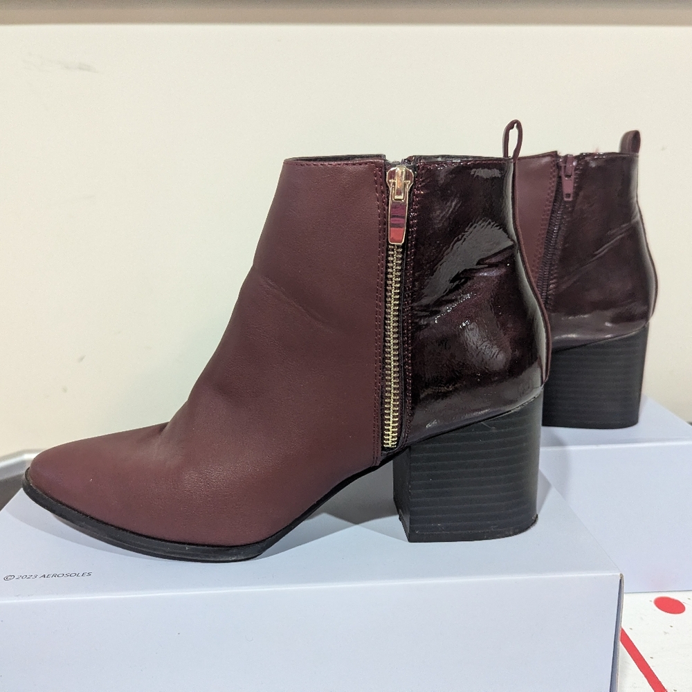 Lexi and Abbie ankle boots, maroon, shiny and matte faux leather look, size 9